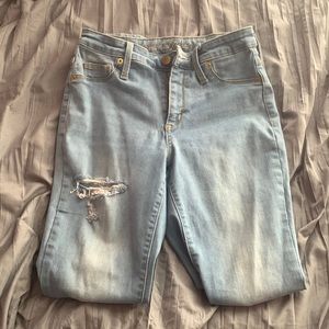 Size 0/25r, light wash skinny jeans from target